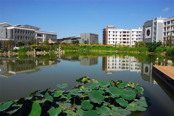 云南中医学院_呈贡校区校园景观