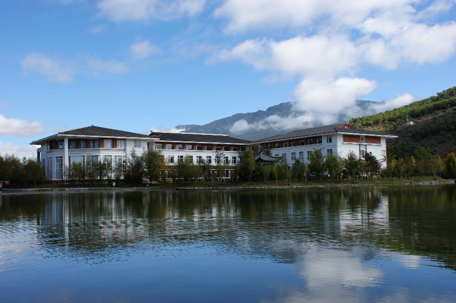 云南大学旅游文化学院——冬日